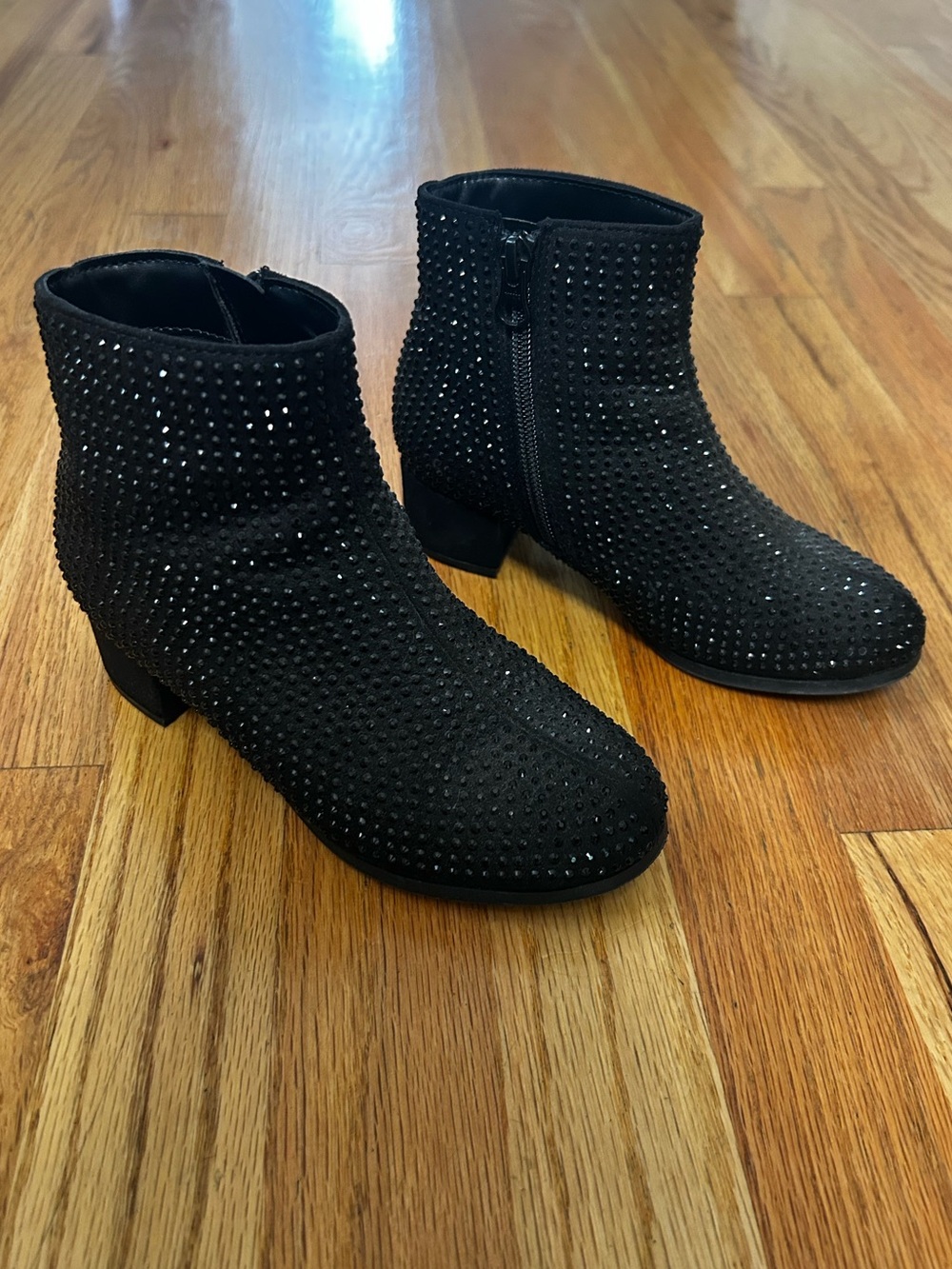 Little girls sparkly boots